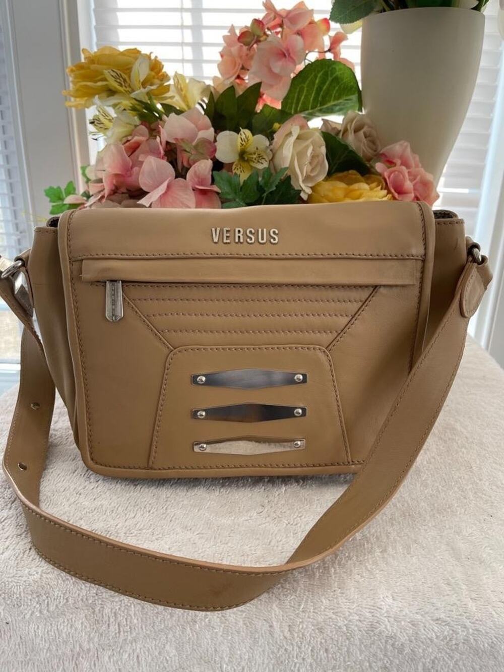 VERSUS VERSACE SHOULDER BAG PURSE (u600